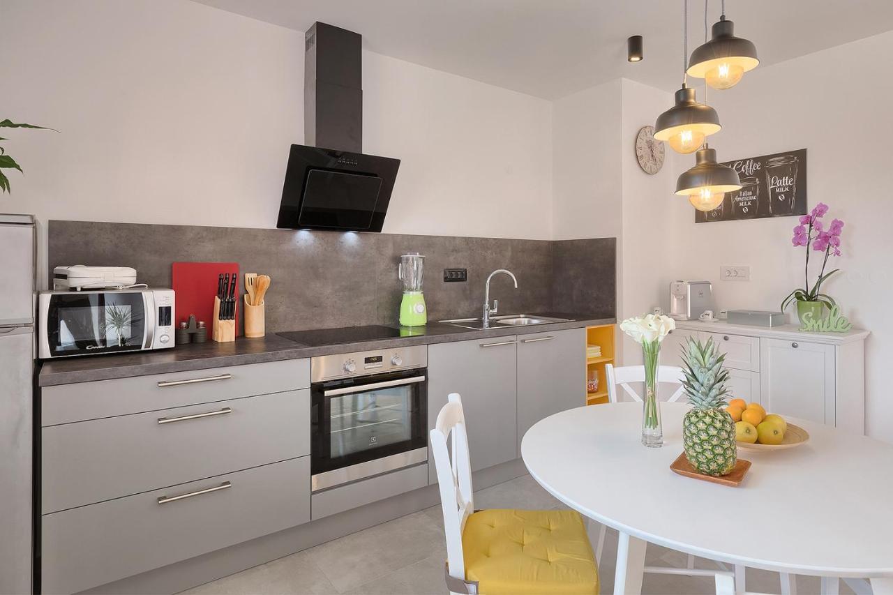 Apartment New Cozy Nico 2+1 Pula